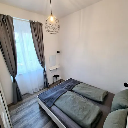 Holiday Apartment Апартаменти *