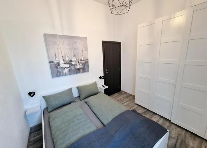 公寓 Holiday Apartment *