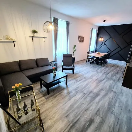Holiday Apartment *