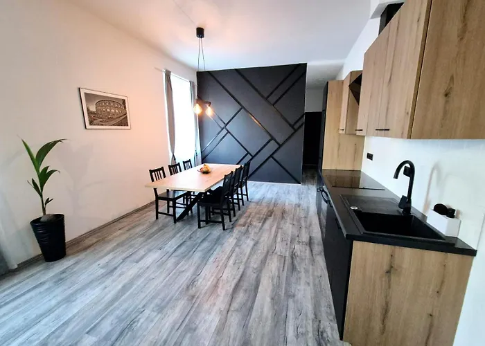 Апартаменти Holiday Apartment Пула